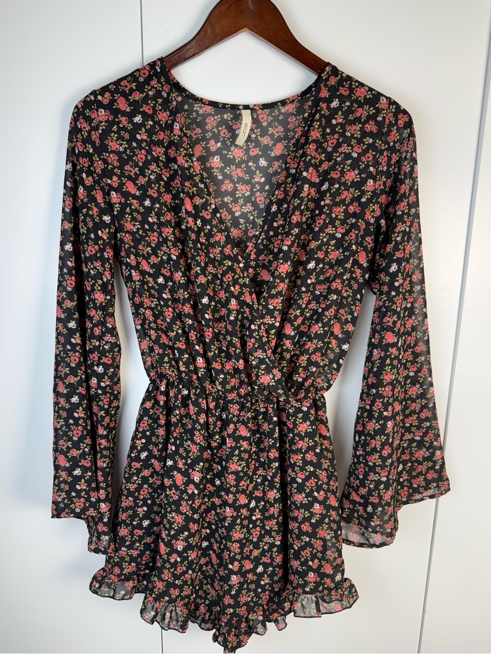 Elan floral romper ruffle hem size small boho festival summer whimsy fairy